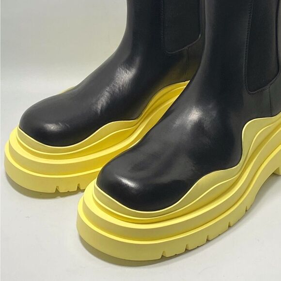 Bottega Veneta Contrast-Sole Leather Tire Chelsea Boots size 38 - Picture 3 of 11